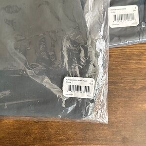 NWT/in bag Figs Women's Kade Cargo Scrub Pants - Bonsai